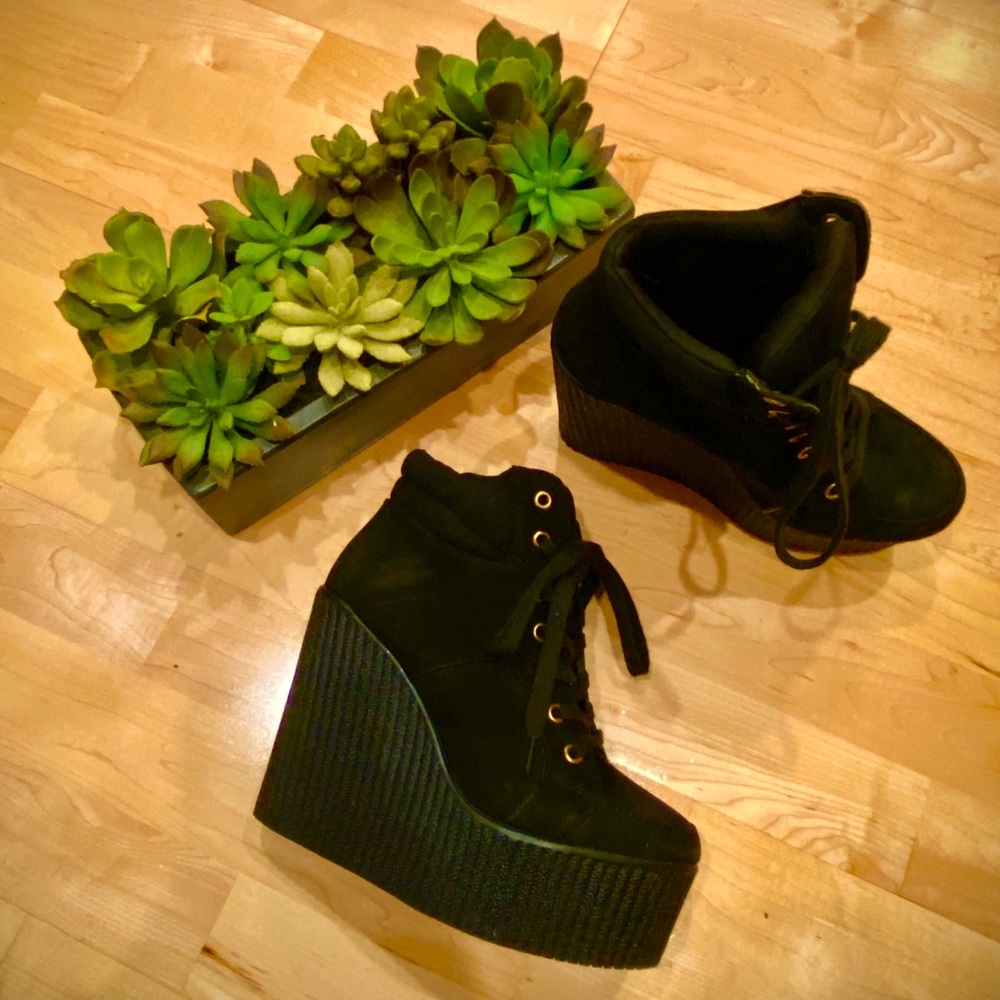 Black chunky wedges